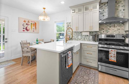 Newly Renovated, Cozy Home - Quiet, Mountain Views - Foto 6