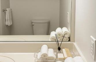 2 Bedroom Condo Cambridge With Balcony, Pool,Gym,Garage Parking - Foto 32