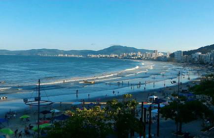 Apartamento 3 quartos e 3 sacadas de frente para o mar com visão panorâmica de toda praia de Itapema - Foto 2