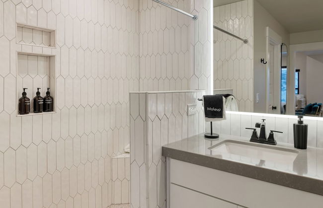 Ski La Vie by Avantstay Hot Tub + Game Room, Near the Ski Slopes - Photo 50