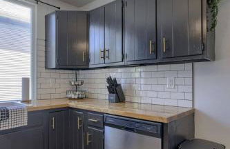 New 5BD Near UNL & DT | Poker Table & Games - Foto 31