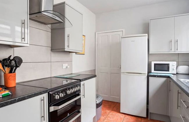 4 Bed Homely Retreat - Wolverhampton - Foto 5