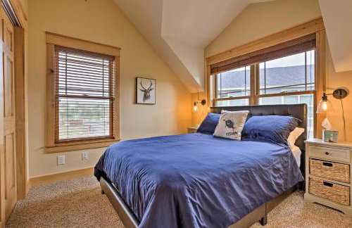 Fish, Hike and Ski Riverfront Granby Cabin! - Foto 15