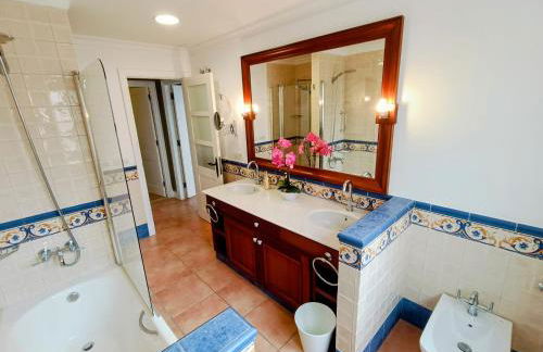 Villa Magnificent 5-star with sea view, jacuzzi and pool - Foto 49