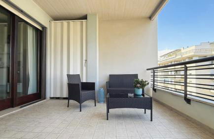 Light Blue House - Photo 11