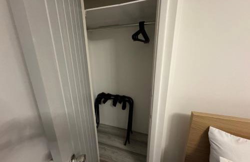 Stylish 2BR, Fast Wifi with balcony - Photo 14