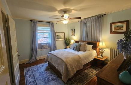 Big New England Family Home; walk to beach, shops - Foto 54