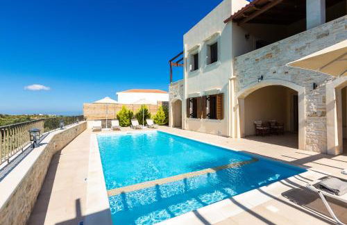 Ilys Home, a Country-chic Retreat with Pool & BBQ, By ThinkVilla - Photo 13