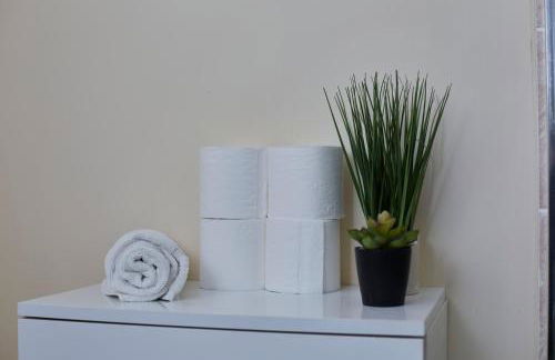 Modern 3-Bedroom Apartment in Central Huddersfield with Free Parking - Foto 15