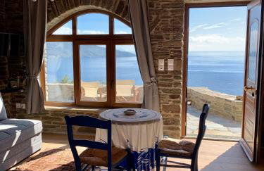 ΠΕΤΡΙΝΟ στην Άνδρο - Foto 1