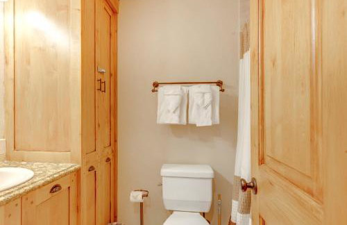 The Inn at Silver Creek Resort Retreat with Balcony! - Foto 16