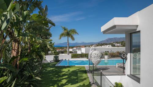 4-Bedroom Modern Villa with Sea View - Foto 3, Garden, Garden view