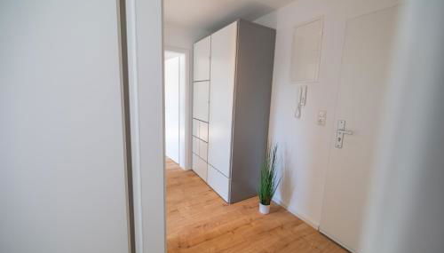 Moin Apartment Mit 2 Balkonen u kostenlosen Parkmöglichkeiten - Foto 3, wardrobe