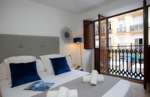 SingularStays Valencia Center - Photo 23