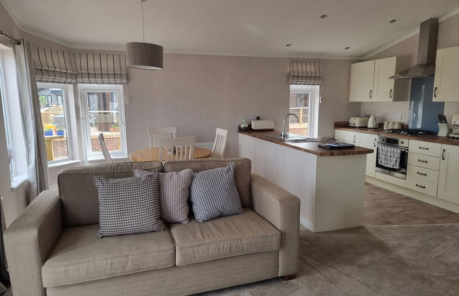 Luxury 2-bed Lodge in Routh, Hottub & Pet Friendly - Foto 15