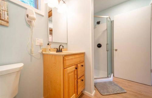 ADK Whiteface Chalet with Hot Tub, Dog Friendly! - Foto 35