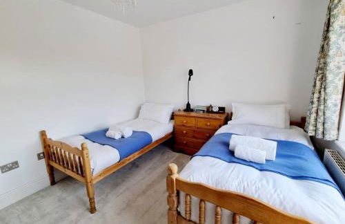 Cosy Family Haven: Spacious 3-Bedroom Retreat in Christchurch - Foto 9