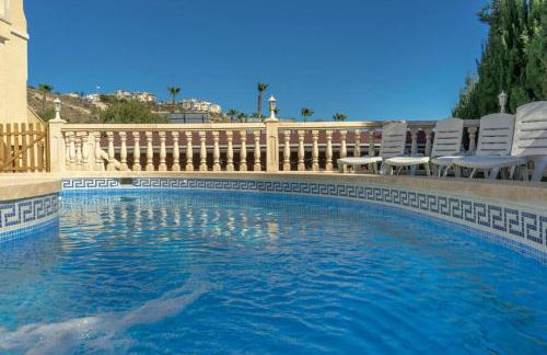 6 Bedroom Luxury Villa, Jacuzzi & heated pool 18 guests - Foto 2