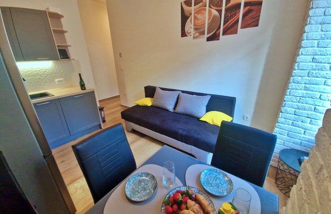 Lola's Place - Photo 53
