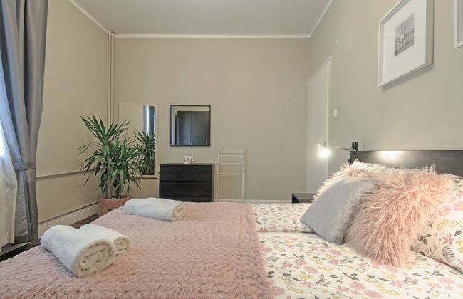 3 BDR Top Center Artistic Apartment - 115 m2 - Photo 1