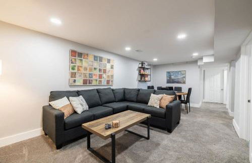 Light-filled retreat w hot tub & firepit - Foto 21