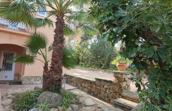 Casa única con jardín a 45 metros de la playa. BE - Foto 2