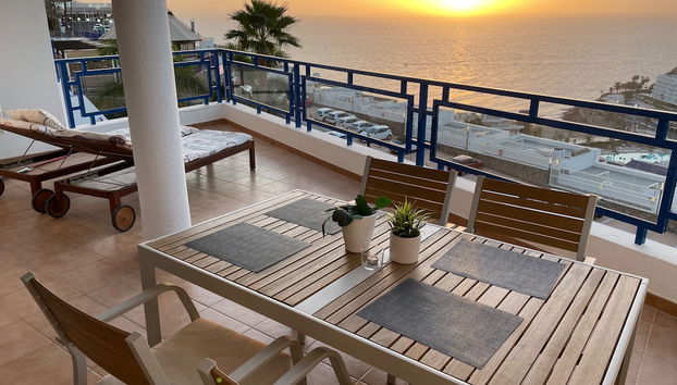 Sunny Seaview Modern apt - Pool and Beach Access - Foto 2, Imagen principal