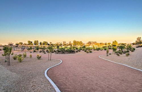 Backyard Oasis Updated San Tan Valley Escape - Foto 30