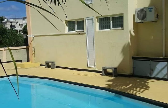 Captivating 3-bed Apartment in Flic en Flac - Photo 17