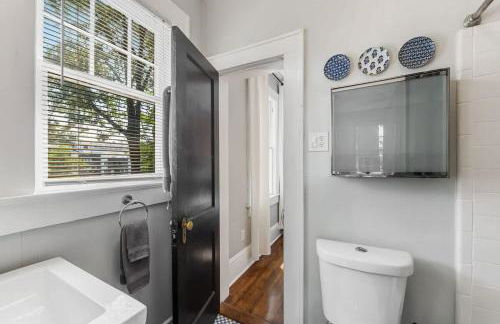 Contemporary gem in the Heart of Myers Park - Foto 11