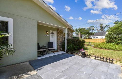 Relaxing Modern Home Sleeps 6 Pool BBQ Firepit - Foto 37