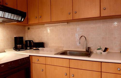 ILIOCHARI sea view apartments Oropos - Kalamos - Foto 21