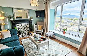Harbour & Mountain Views, Porthmadog House, Sleeps 9, 4 Bedrooms, Two and Half Bathrooms - Photo 3