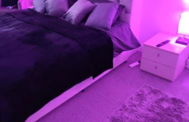 Modern 2 bed house sleeps 6 - Photo 4