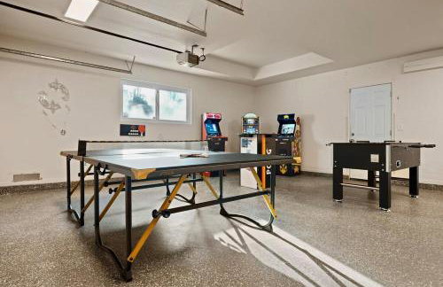 5BR Fun Haven Pool Mini Golf Movie Game room - Foto 5