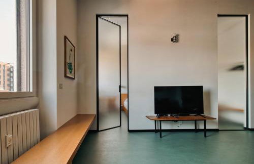 Just Urban Stays - Bilocale Retrò e di Design -10 min Duomo in tram - Foto 1