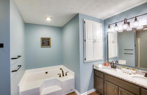 Private Deck and Game Room Portland Group Getaway - Foto 19