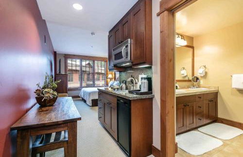 Catamount Lodge 201A by East West Hospitality - Photo 1