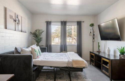 2BR 6 Min to UofA BBQ, Sunshine & Cozy Vibes! - Foto 20