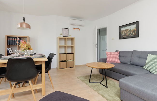 Spacious 3 Bedroom Apartment by Renters - Foto 28