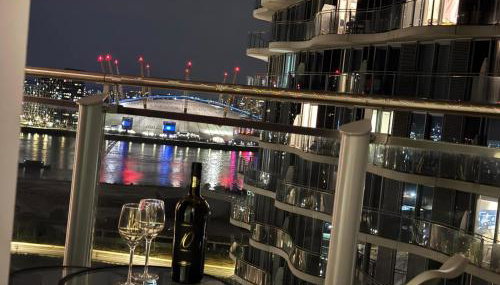 High Floor Modern 1BR Stunning Views Balcony Portable AC Free Parking - Foto 4