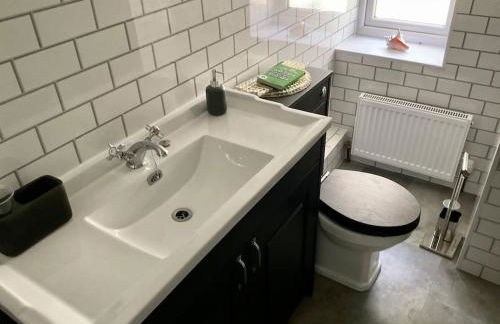 Pirnmill Home with a view - Photo 9