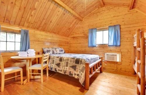 Rustic Cabin with Pool Access - Foto 2