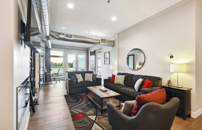 Graffiti & Skyline | RiNo Art Lofts - Foto 14