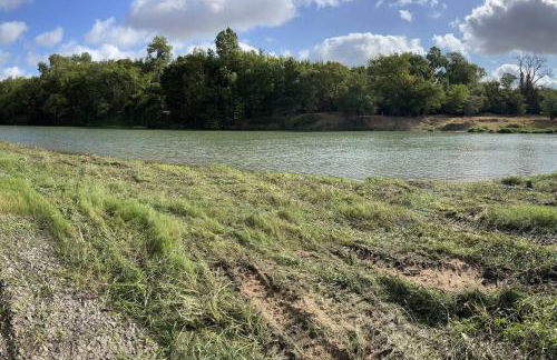 Colorado river access, game room & swimming pool - Photo 53