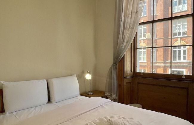 Baker Street Apartments - Photo 9