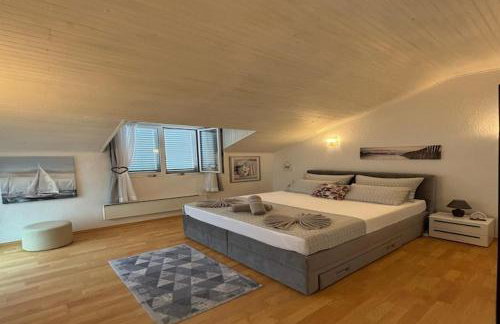 Indy's Beach Apartments -Two Bedroom Apartment with Balcony and Sea View - Photo 33