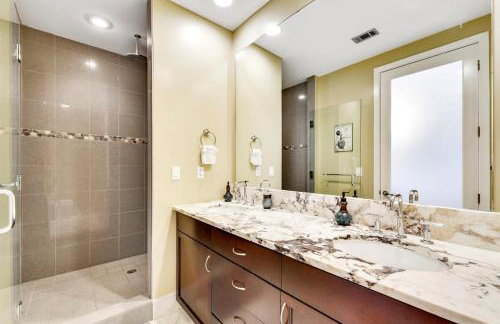 XL Terrace, Lazy River, I-O Pools, Game Room, Spa, Beach, Luxury 2-2 Penthouse! - Foto 60