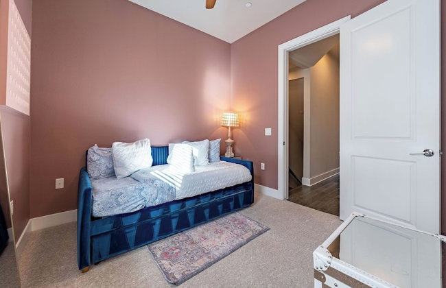 Modern Home, Private Balcony, Near Rainey & Lady Bird Lake Haus of Z - Foto 45