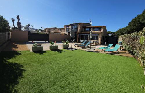 Maison tout confort 4 ch 8p domaine privé avec piscines, et plage à 10 min à pied - Foto 1